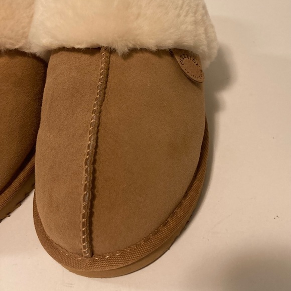 Fireside Tan White Sheepskin Leather Winter Slippers size 9.5 - Picture 10 of 15